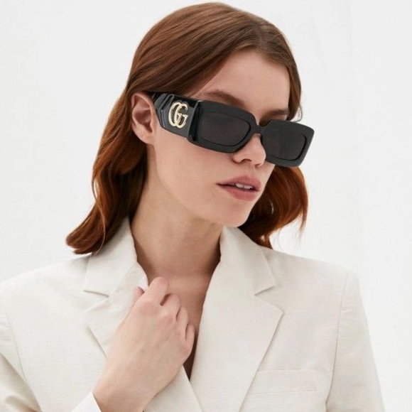 💯 - Authentic New Gucci GG0811S 001 Black / Grey Lenses - Picture 1 of 16